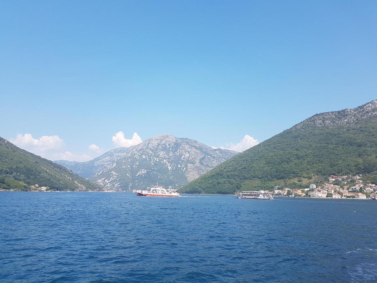 Wisteria Tivat Exterior foto